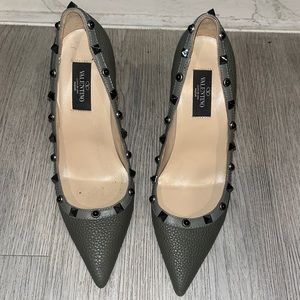 Like new Valentino Garavani heels